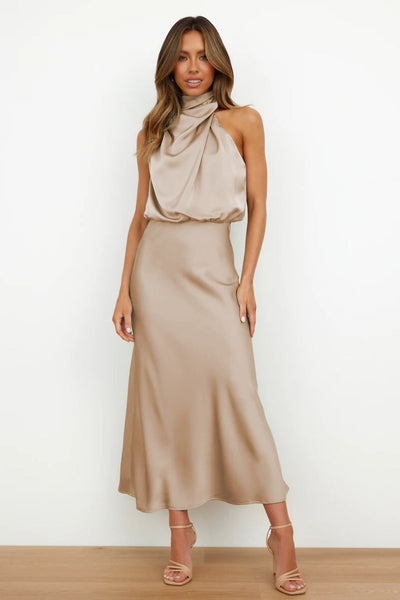 Theresa ™ | Long Dress with Halter Neck