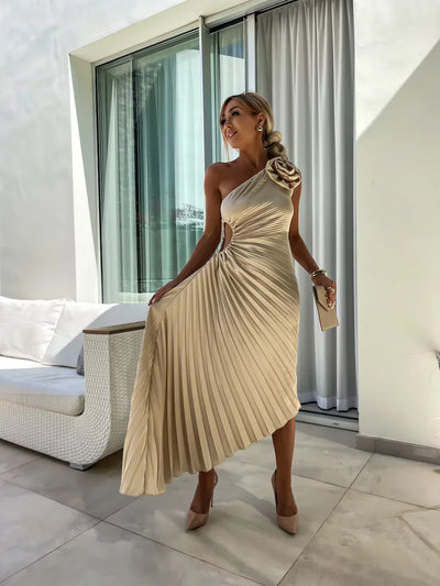 Lizbeth - Dress with Flower Shoulders